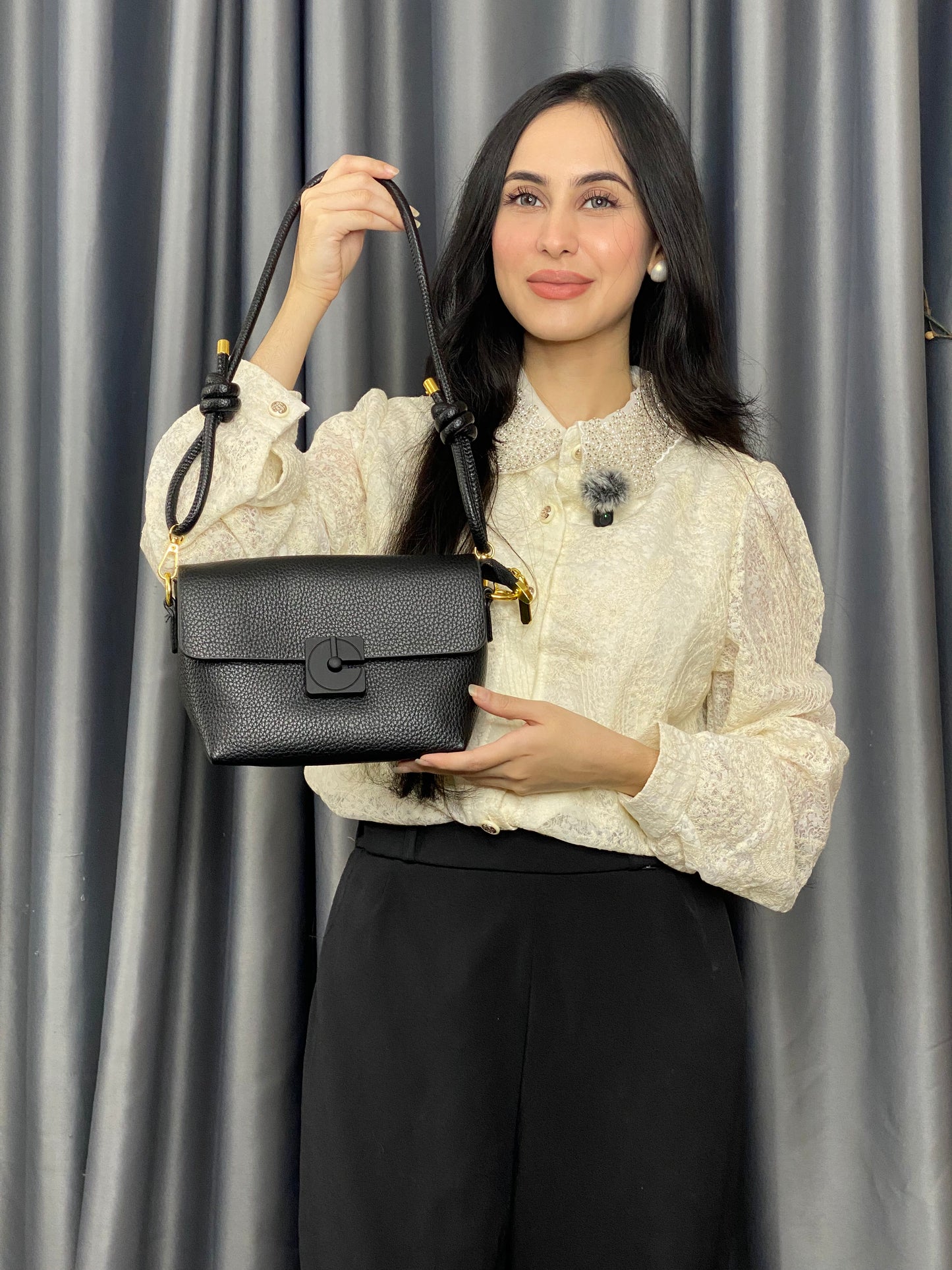 China Imported Black Lock Closure Shoulder Bag for Women
