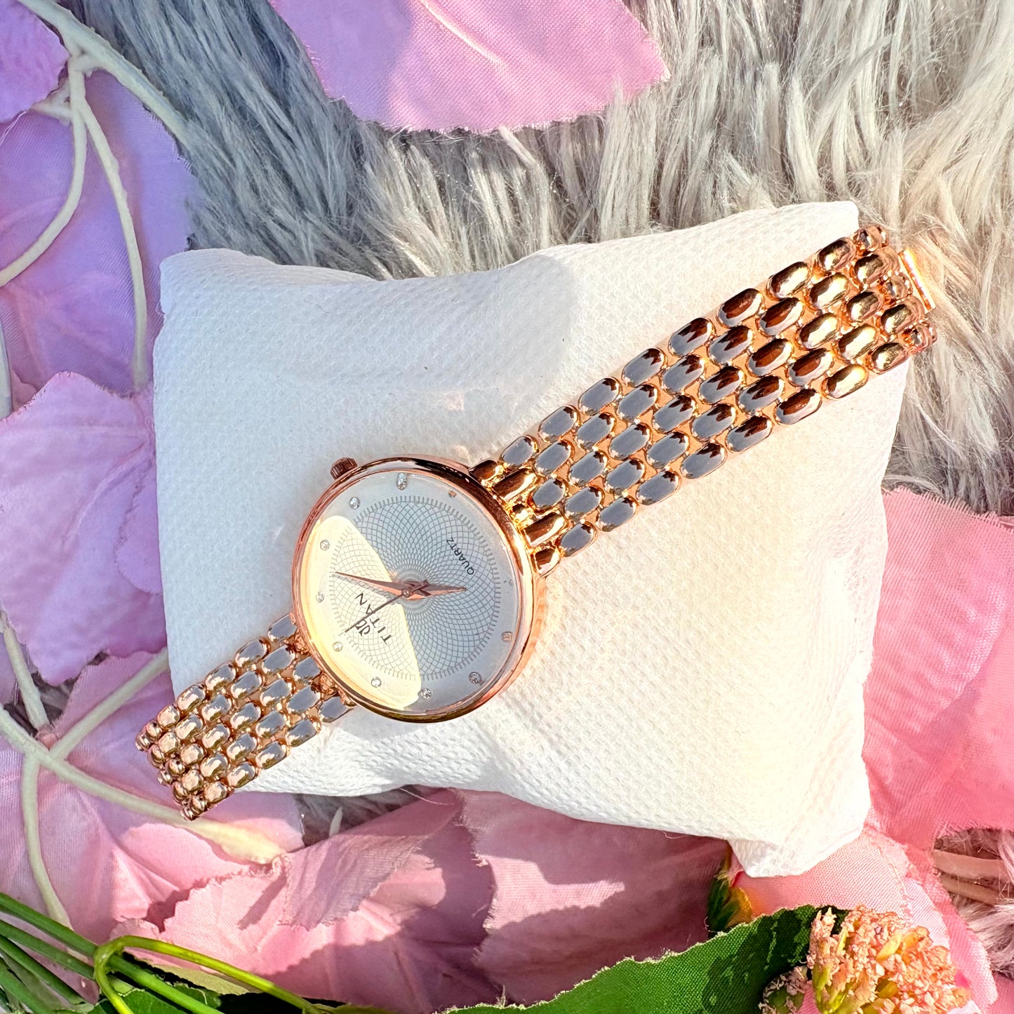 Elegant Rose Gold Women’s Quartz Watch with Luxury Metal Link Strap