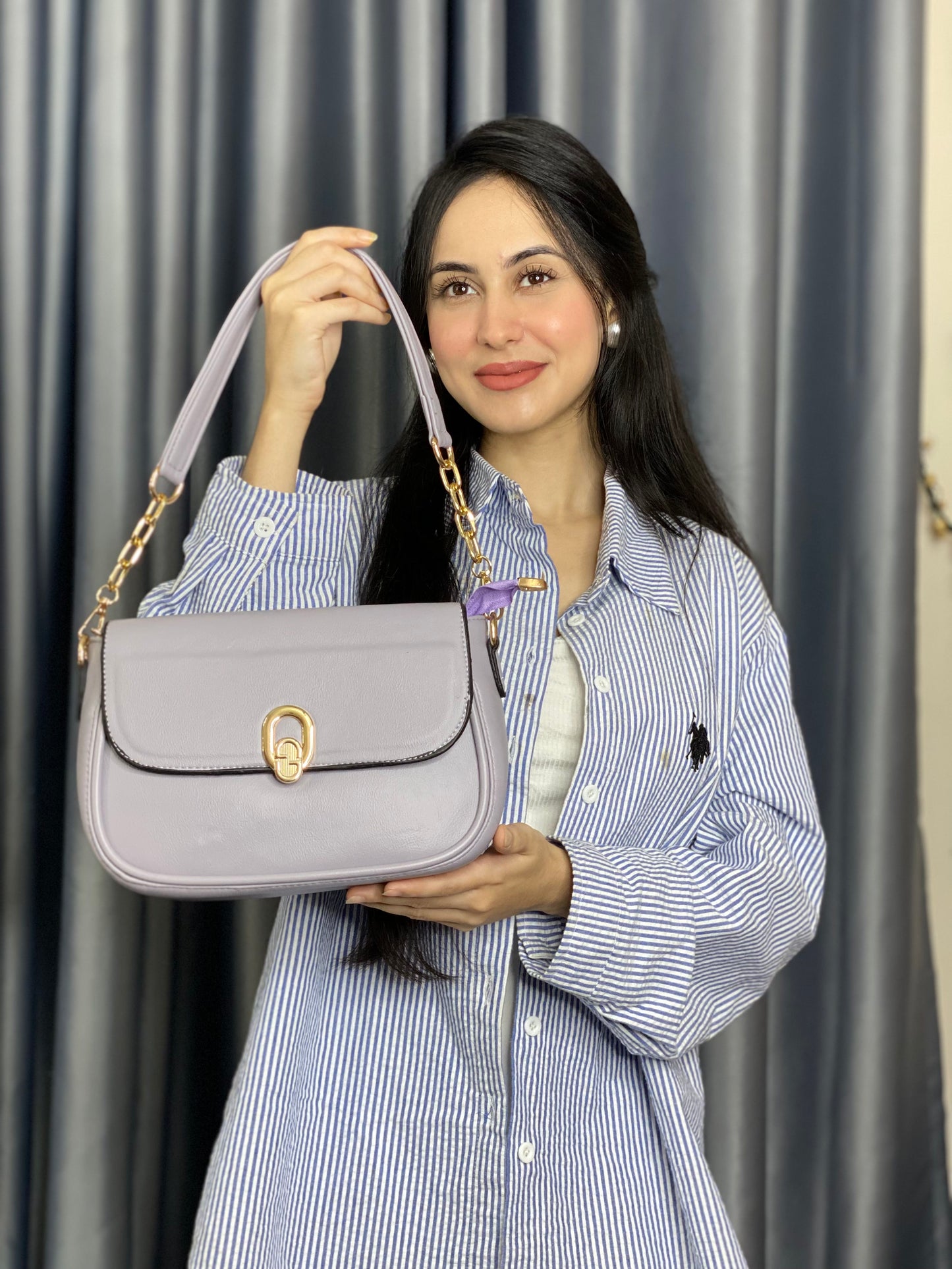 Classic Lock Crossbody Bag for Women – Elegant Shoulder Bag