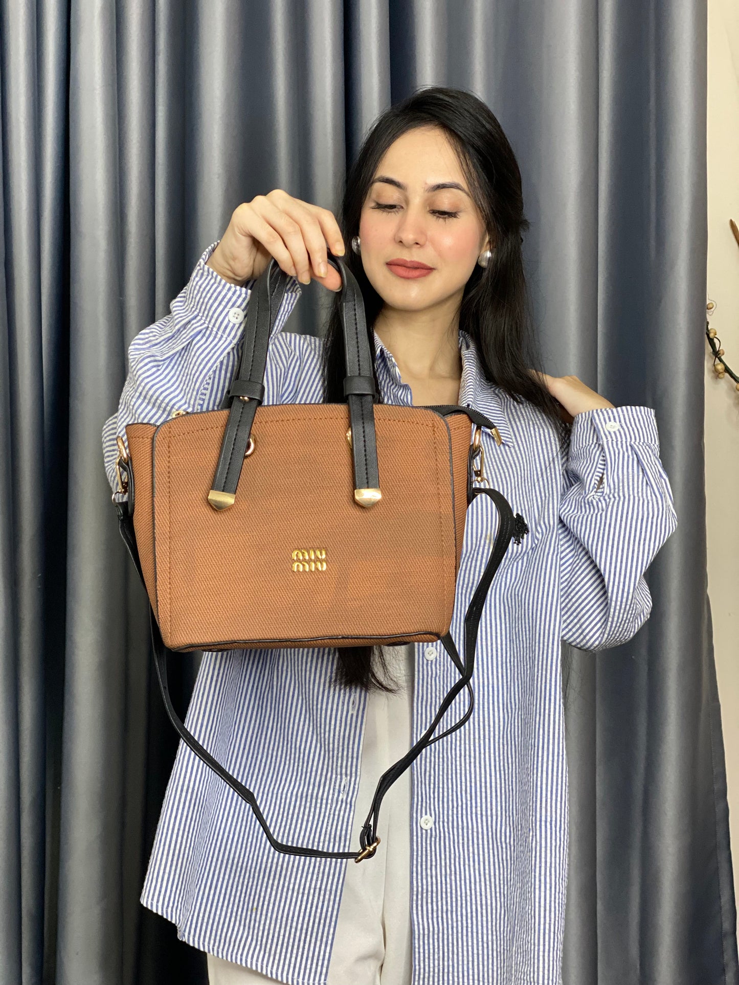 Structured Mini Top Handle Bag for Women – Elegant Everyday Bag