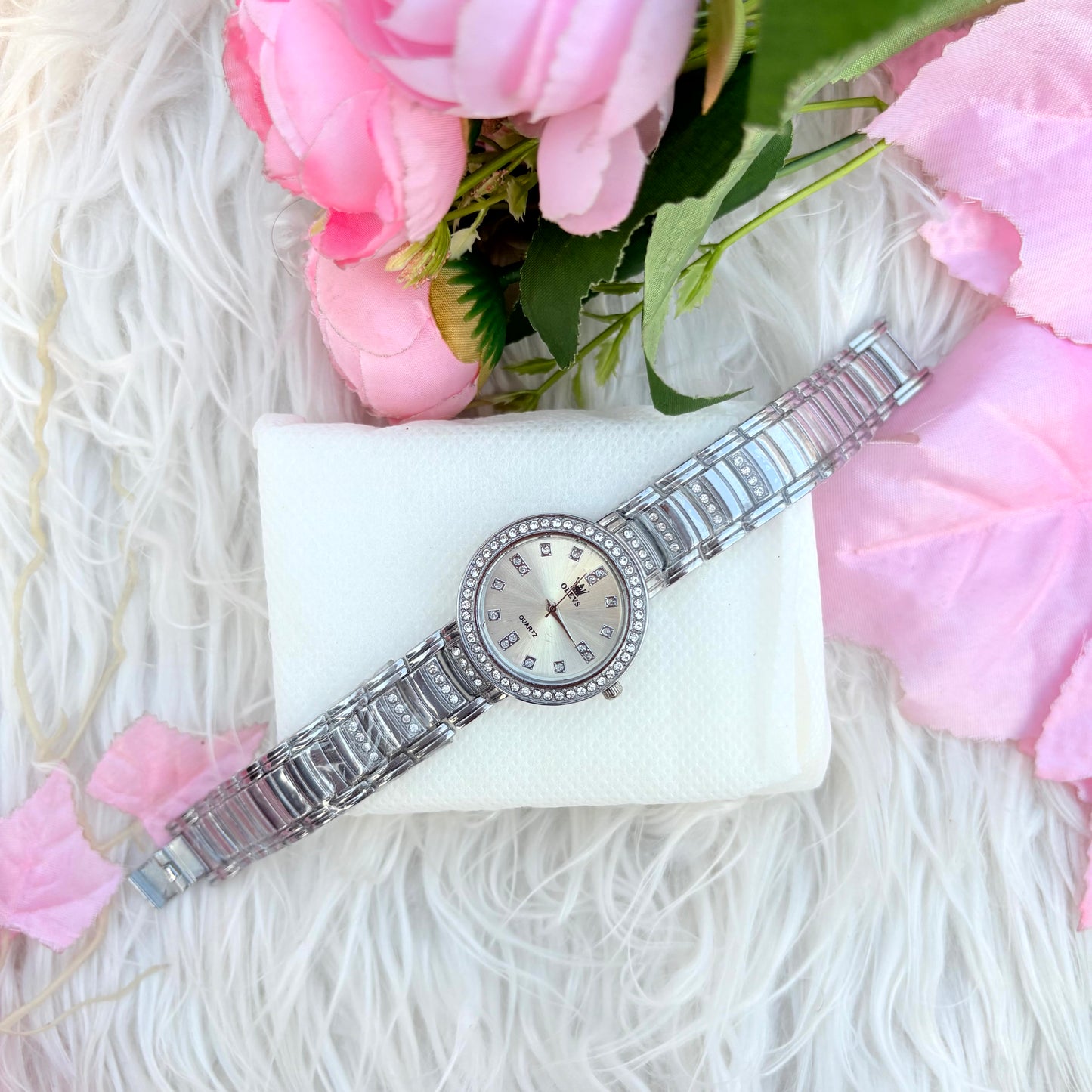 Luxury silver Crystal Dial Watch with Designer Bracelet Strap (Copy)