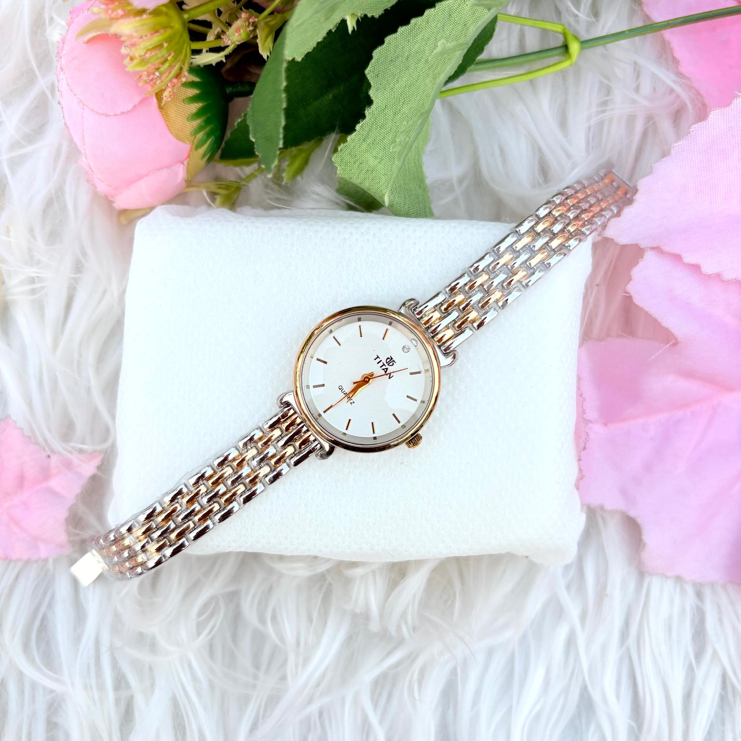 Elegant Rose Gold Mesh Bracelet Watch with silver Dial
