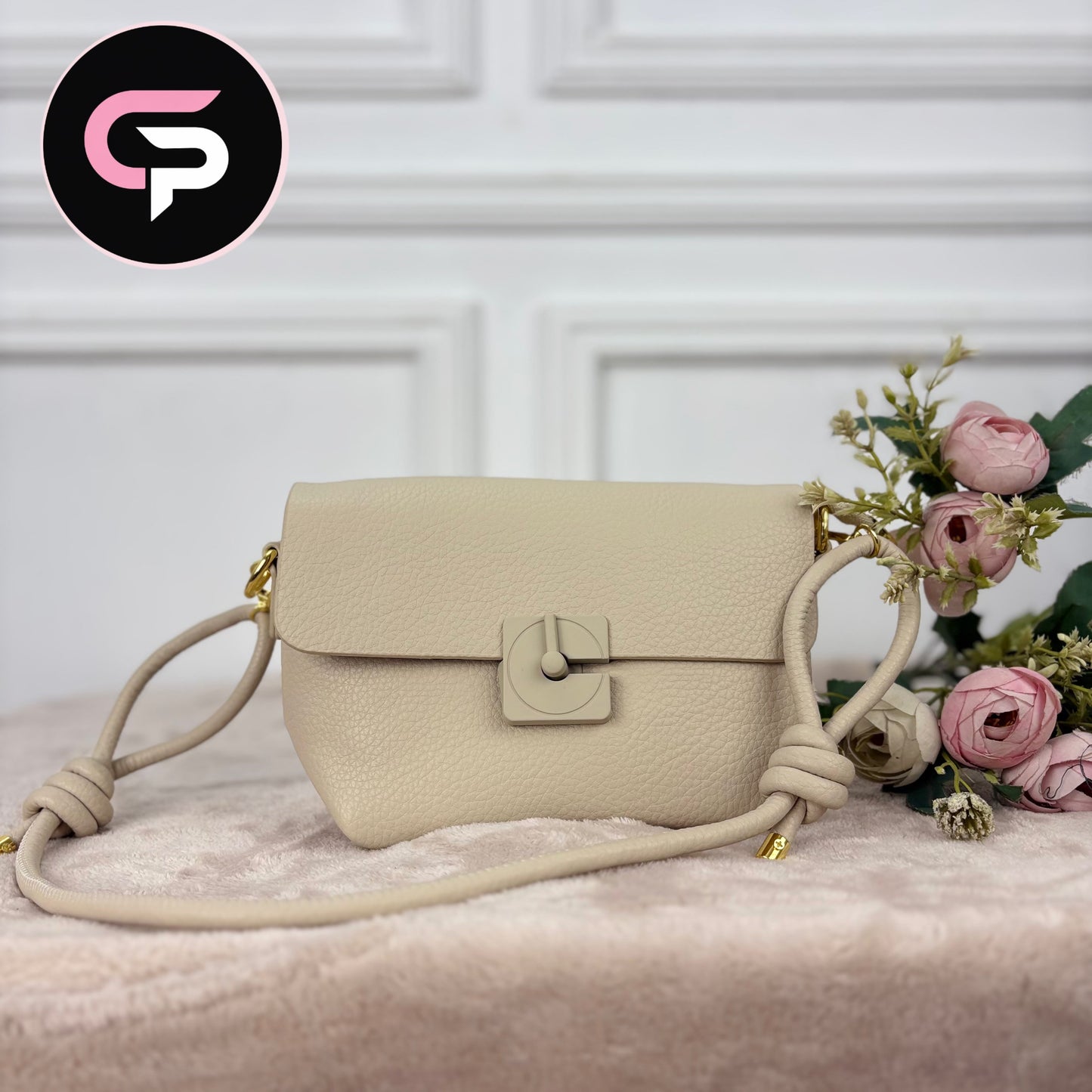 China Imported  white Lock Closure Shoulder  Bag for Women