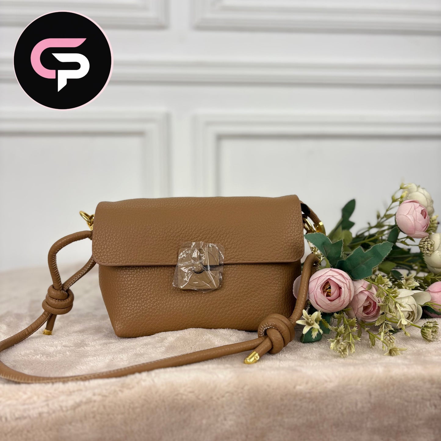 China Imported  Lock Closure Shoulder Brown Bag for Women