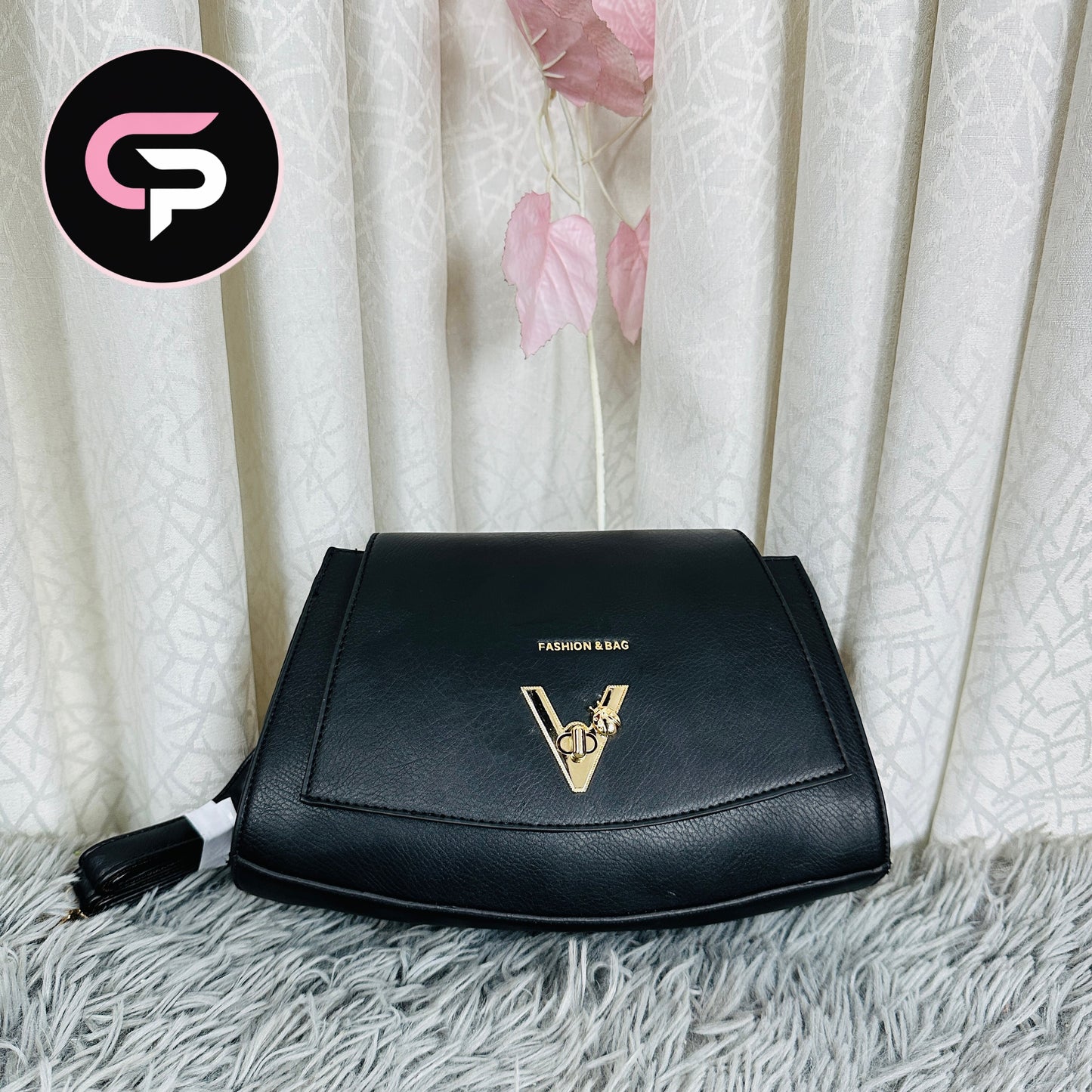 Elegant V-Lock Crossbody Handbag for Women – Stylish Shoulder Bag