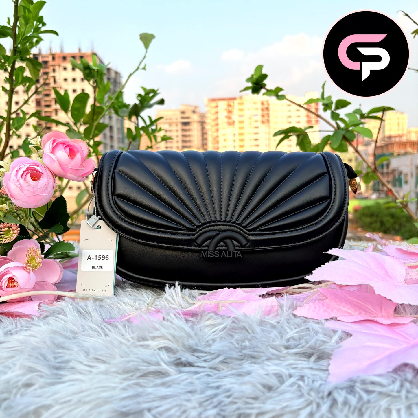 Elegant black Shell Design Shoulder Bag with Flap Closure