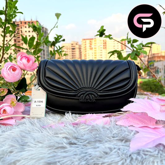 Elegant black Shell Design Shoulder Bag with Flap Closure